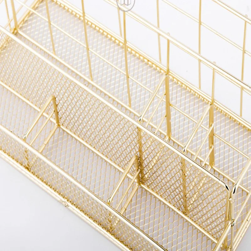 スタイリッシュな北欧メタルデスクトップオーガナイザー - モダンな装飾デザインの多機能オフィス&化粧品収納ラック