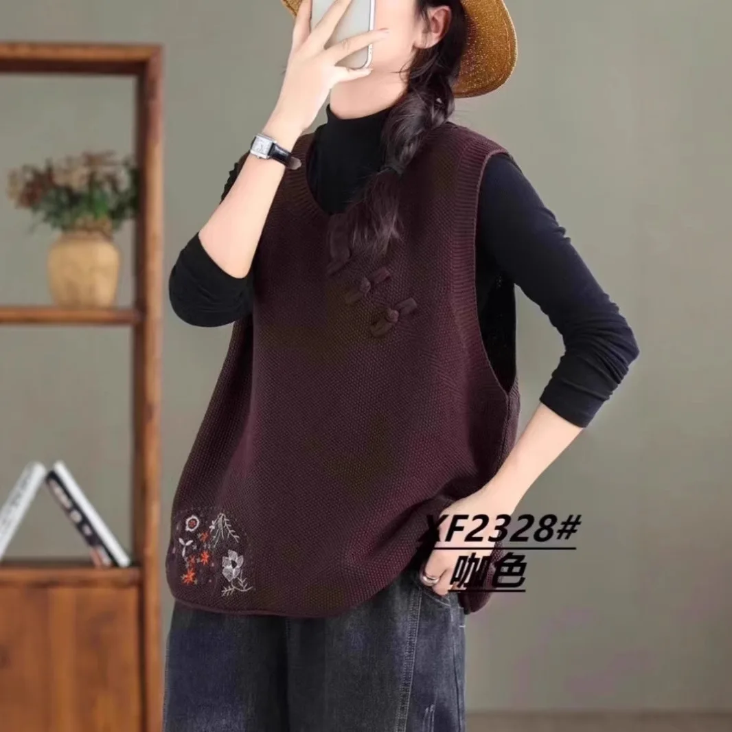 Retro Literary Artistic Buckle Embroidered Knitted Vest Women's Outer Wear Cotton Sweater Sleeveless Top Ladies Waistcoat