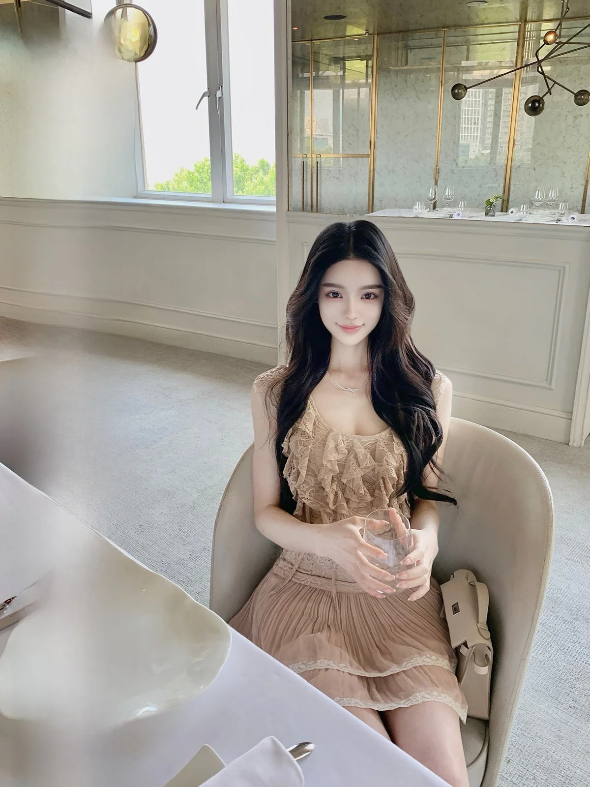 

Комплект из двухслойной плиссированной юбки и брюк с принтом «Хот-дог» и оригинальным узором «Любовь-хризантема» для женщин, летний модный ансамбль