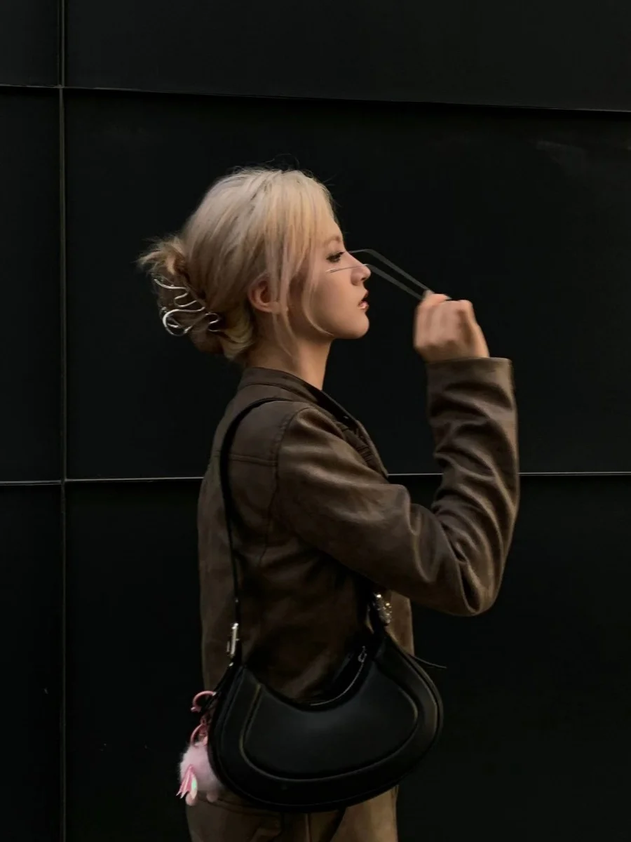 レトロアメリカンクールバイクジッパーブラウンスエードort Jaetレディース秋パンクデザインセンスレザーコートストリートスレ