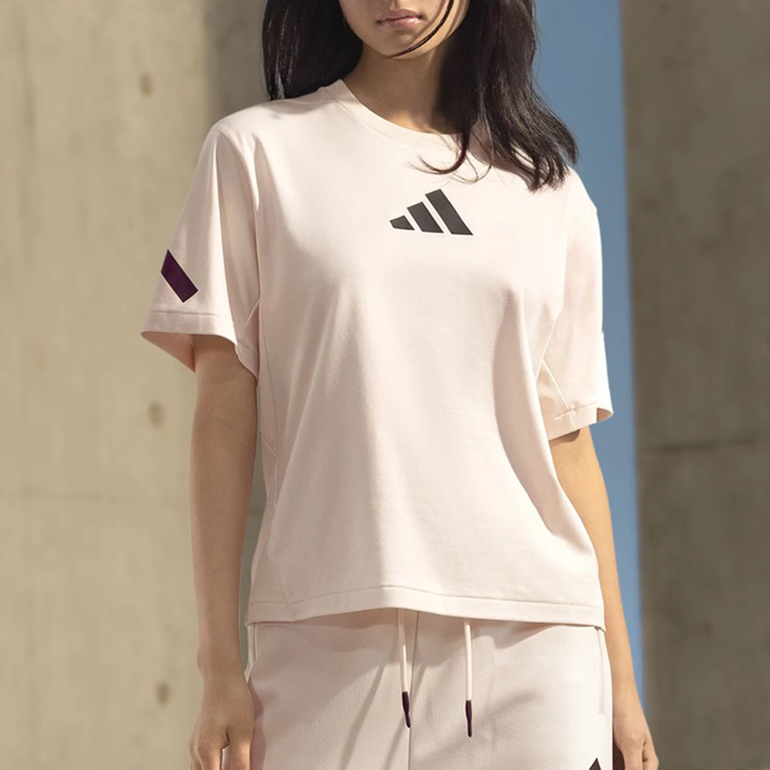 

Официальный оригинальный продукт Adidas W Z.N.E. Женская дышащая тренировочная футболка с коротким рукавом JF4781