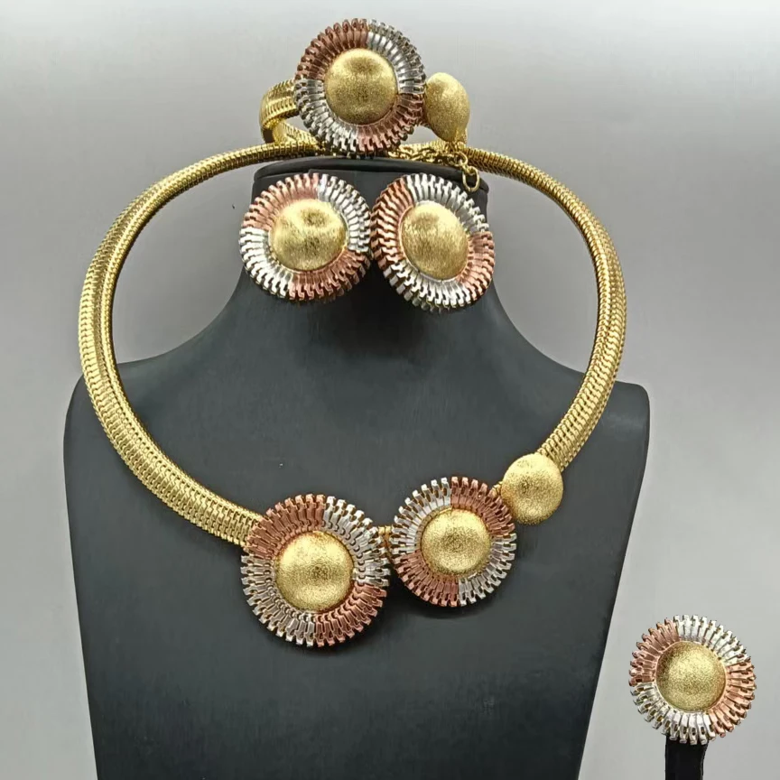 Fashion Three Tone Sun Flower Shape Jewelry Set Popular Textured Necklace Bracelet Earrings Ring 4PC Jewellery for Wedding Party