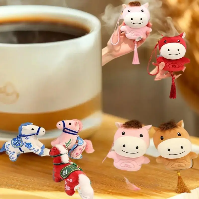 لعبة الحصان القطيفة الناعمة الواقعية. هدية مثالية لحديثي الولادة، قلادة التميمة على شكل الحصان لعام 2026 #5