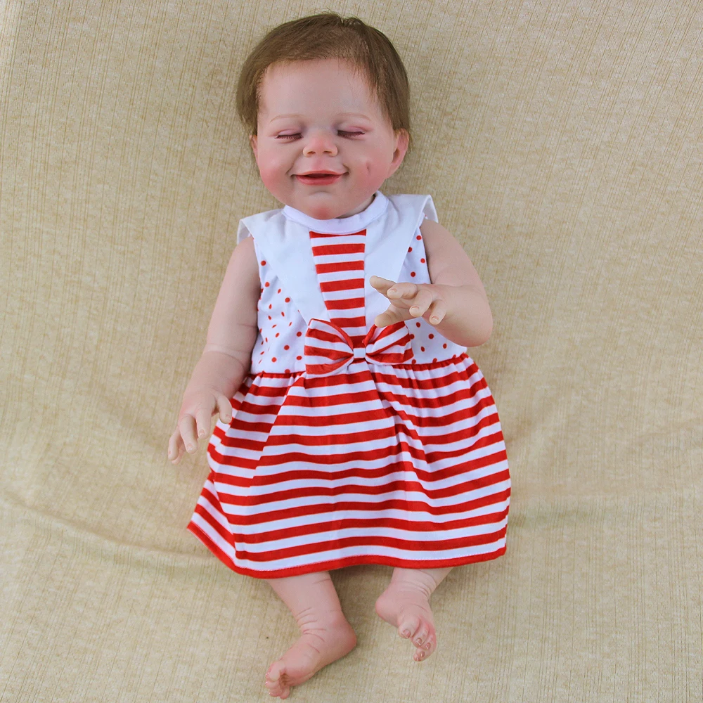 Baby Doll rinato con volto sorridente da 18 pollici, materiale in vinile, abito a strisce rosse, squisite caratteristiche facciali realistiche, compagno per bambini