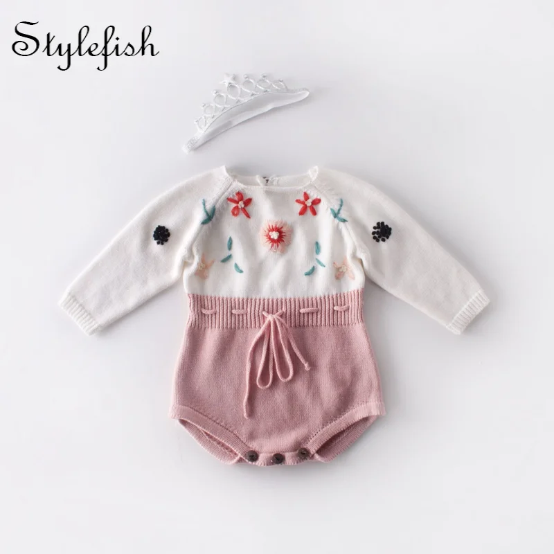 

2022 clothes for babies hand embroidered sweater knitting wool conjoined clothing bag used for travel fart ah climb clothes