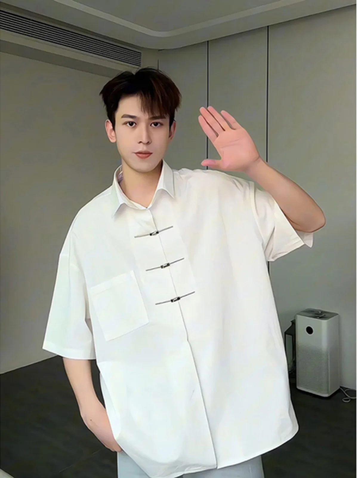 

Новая китайская легкая белая мужская рубашка с коротким рукавом, летняя, тонкая, дышащая, из полиэстера, с защитой от солнца, для повседневной носки.