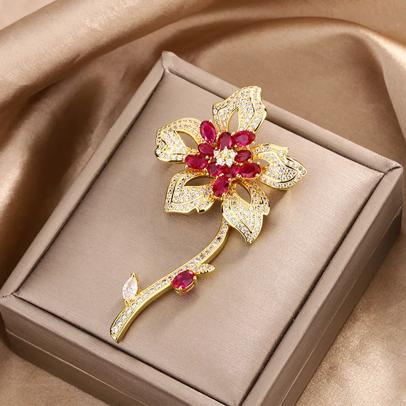 

European and American Colorful Treasure Brooch Accessories Suit Sweater Light Luxury Fashion High-end Sense Women's Versatile Ac