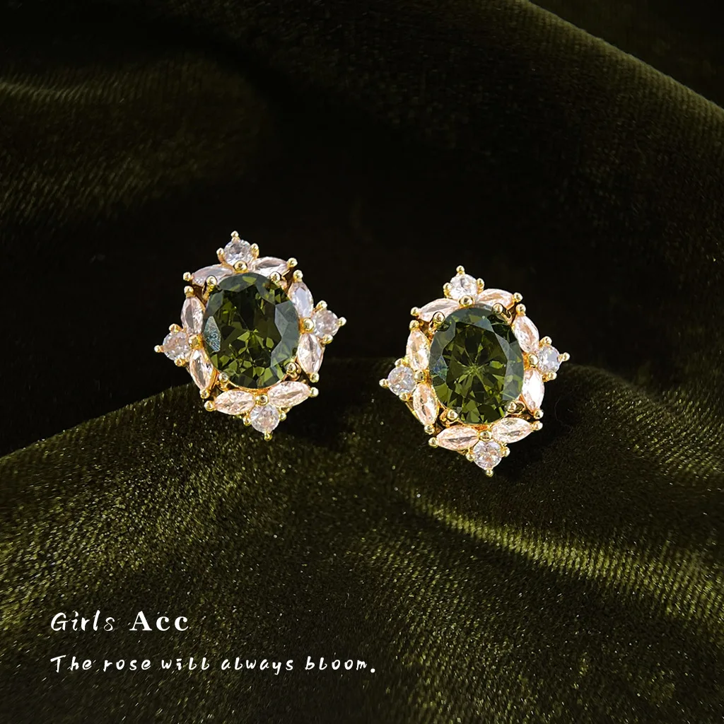

French Retro Olive Green Zircon Drop Earrings For Women Vintage Court Style Niche Luxury Advanced Sense Mid-century Ear Jewelry