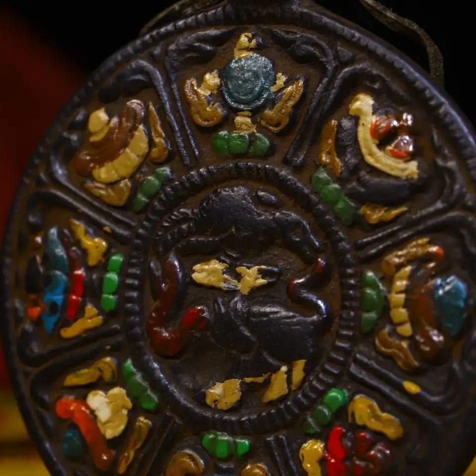 

Тибетский круглый буддийский амулет, статуэтка, украшение для дома, офиса, шкафа, декор для рабочего стола, фигурки