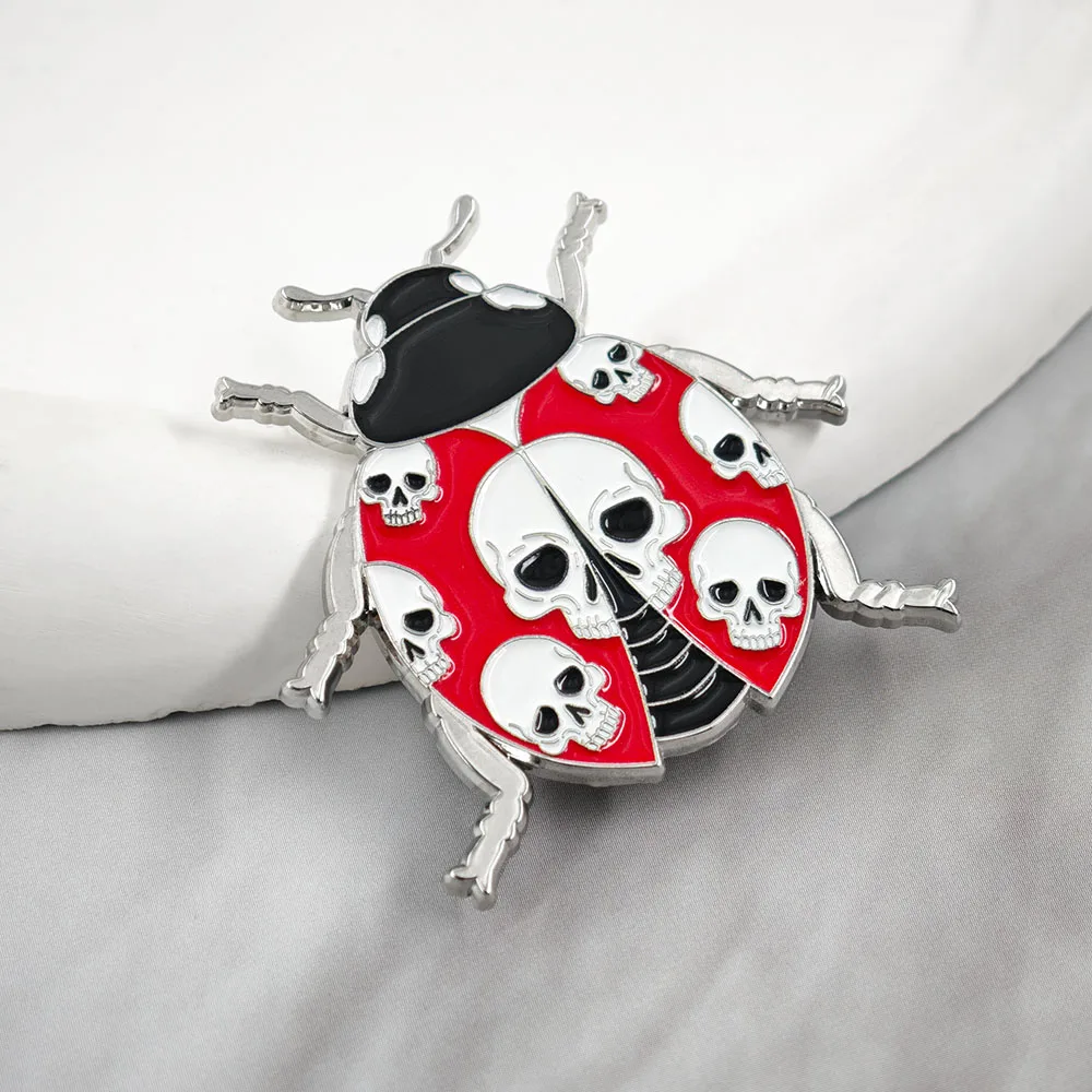 Gothik-Marienkäfer-Schädel-Brosche Rotes Insekten-Metall-Abzeichen Punk-Skelett-Emaille-Pin Gothic-Schmuck Halloween-Geschenk – Detail 6