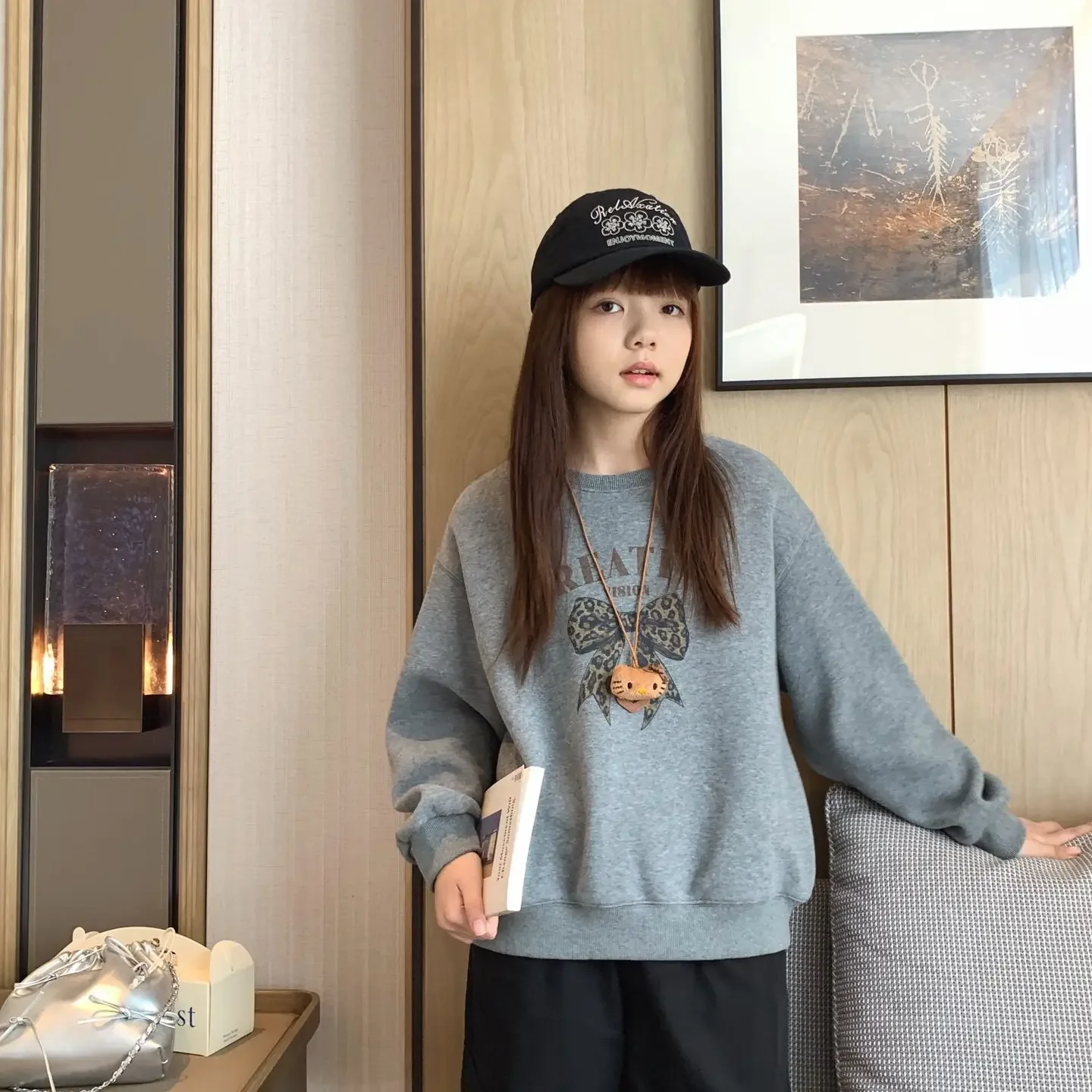 2026 New Women Fleece Sweatshirt Bow Tie Round Neck Warm Top Student Winter