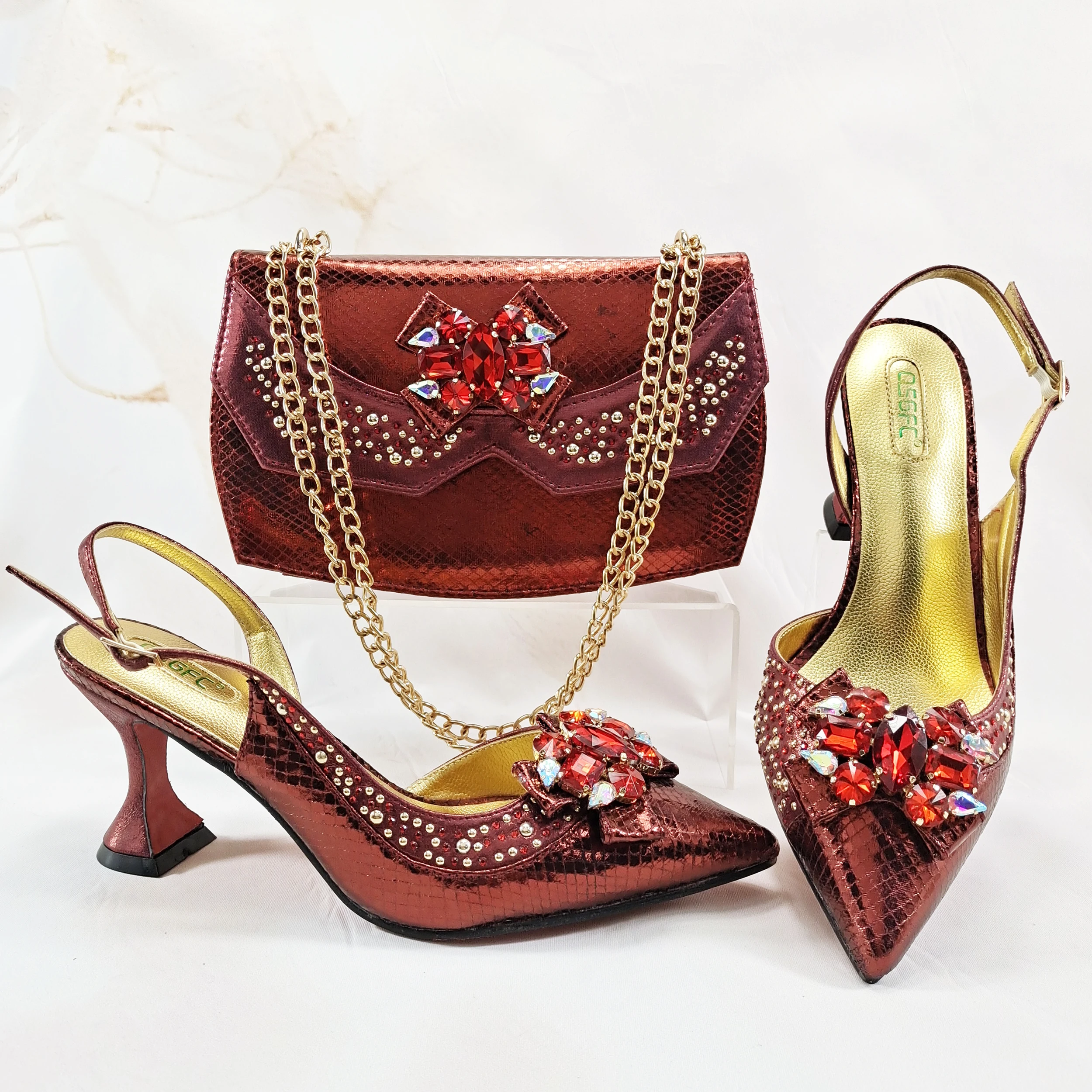 

QSGFC Nigeria Elegant Ladies Wine Color Crystal Heels And Bag Three-Dimensional Capacity Bag Shiny Material Women Shoes