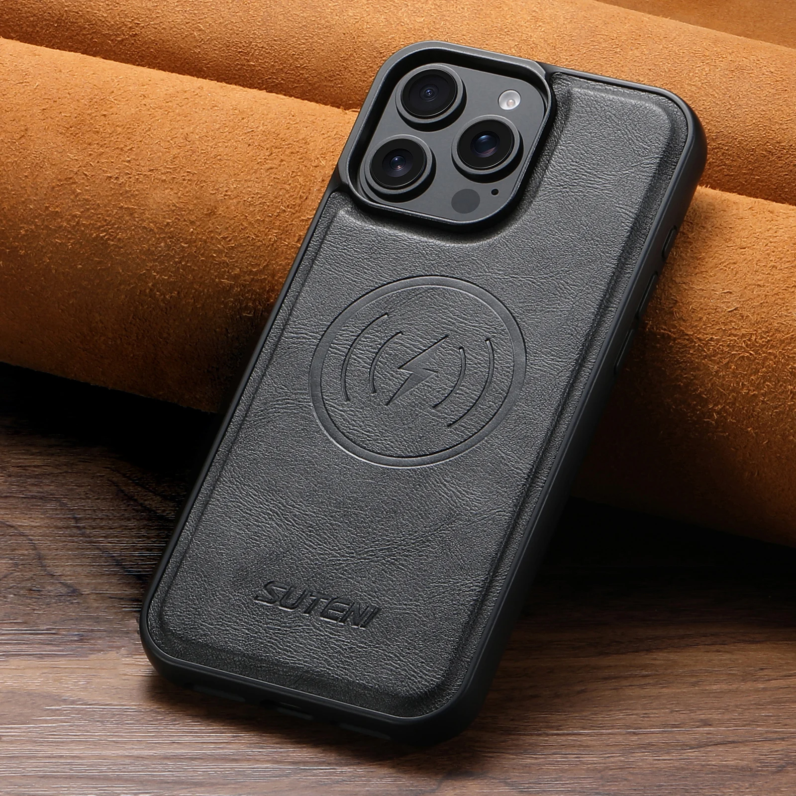 SUTENI Mattierte Kunstleder-Handyhülle mit Magnet und kabelloser Ladefunktion für iPhone 18 Pro Max 17 Air 16 Plus 15 14 Pro 13 12 – Detail 7