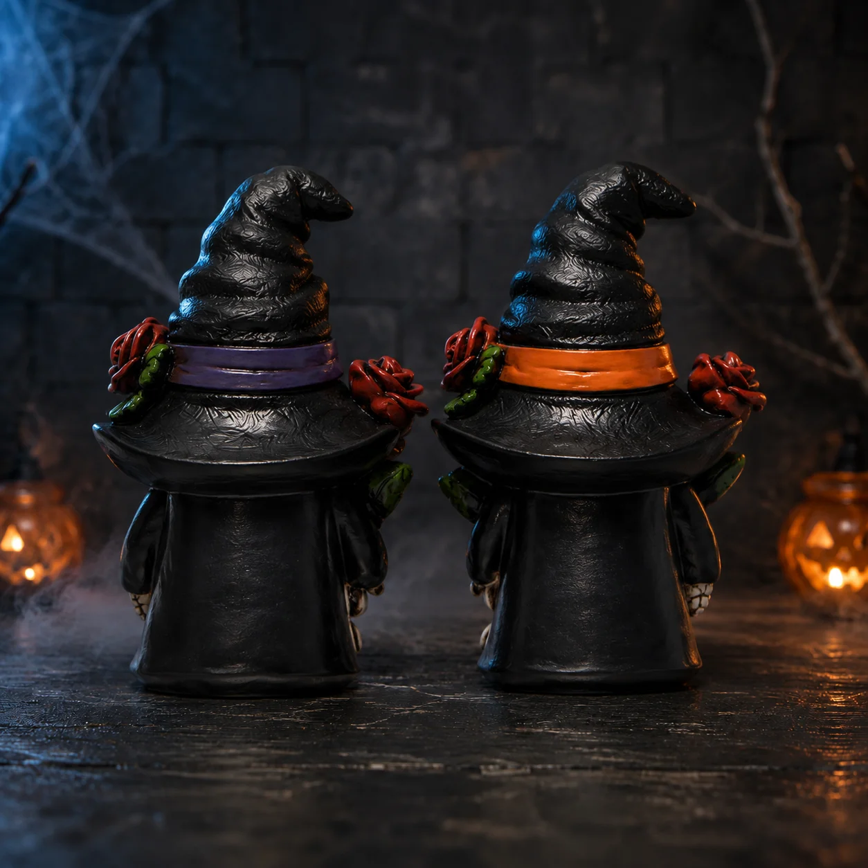 Hodao Resin Halloween Skull Gnome Figurine Set, 2-Piece Gothic Witch Couple with Black Hats, Red Roses, Collectible Shelf Decor