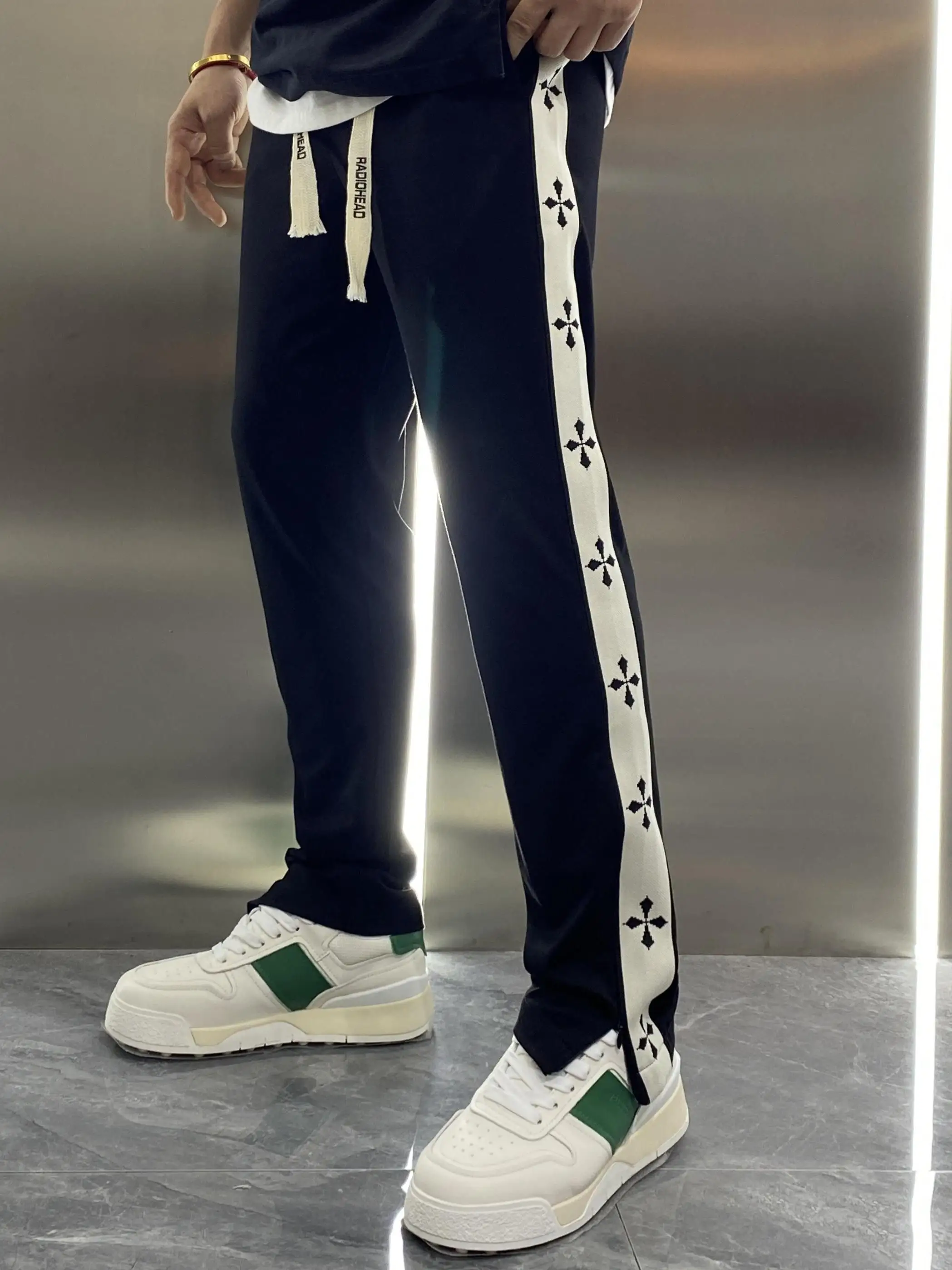 

Корейский дизайн: Новинка осени – брюки с эффектом пэчворк, поясом и цепочкой, спортивные повседневные свободные прямые длинные брюки