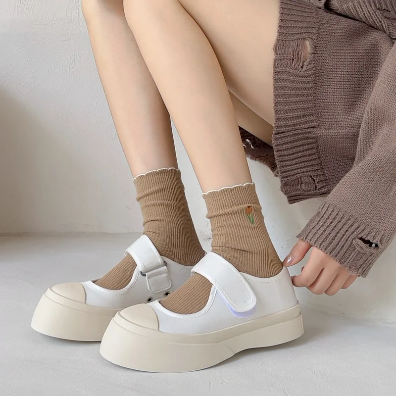 New 2025 Autumn Women Socks Floral Embroidery Japanese Kawaii Cute Socks Korean Style Solid Color Harajuku Vintage Crew Socks