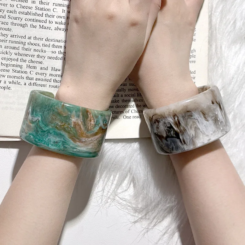 Brazaletes con apertura acrílica de resina verde Beige Punk, brazaletes anchos geométricos irregulares Kpop de Hip Hop para mujer, pulsera, Pulseras, joyería
