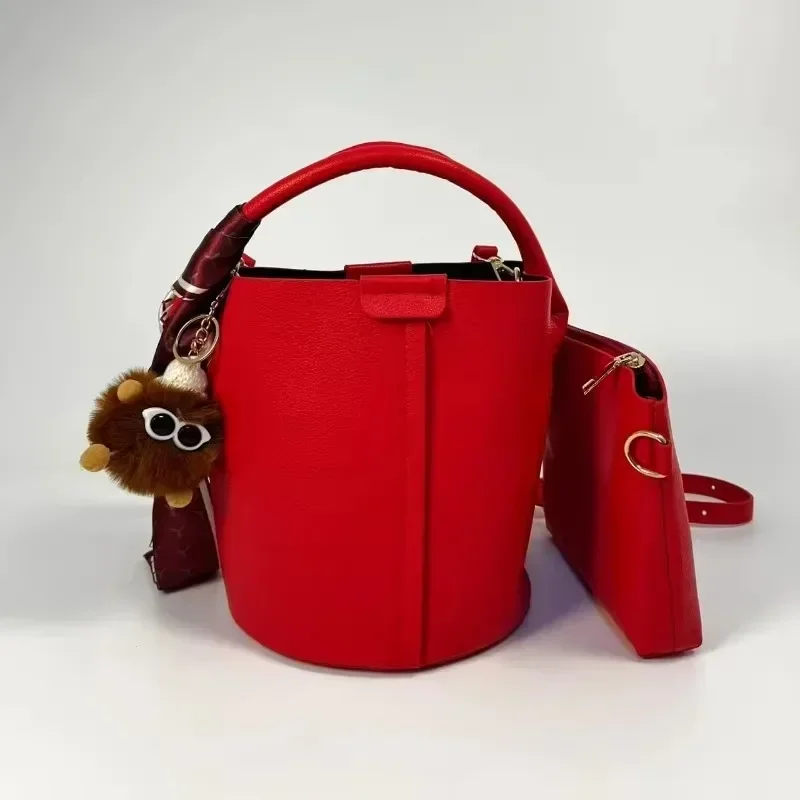 

Large Capacity PU Hasp Sewing Thread Solid Color Shoulder Bags 2025 Spring New Commute Versatile Women's Crossbody Bags