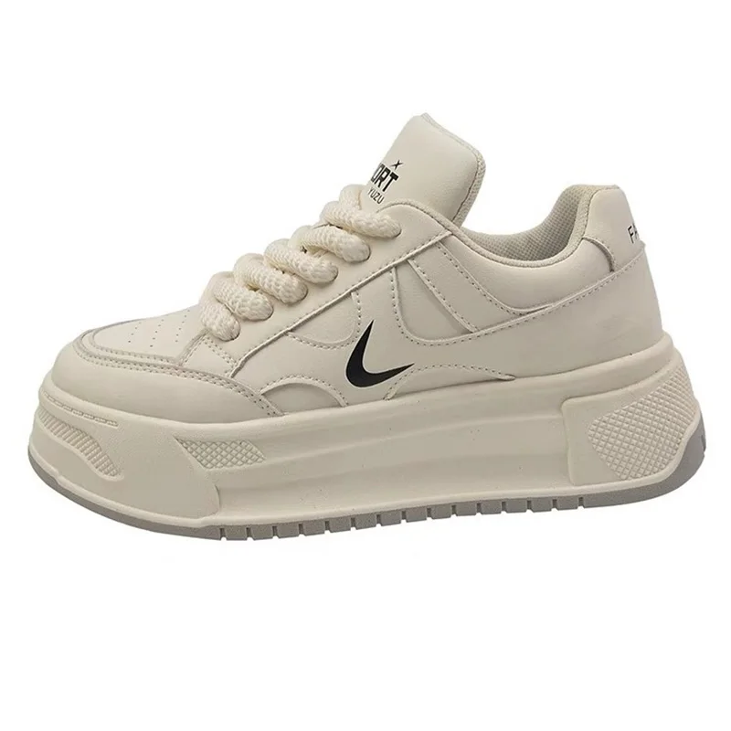 New little white shoes women 2024 new ins fashion Korean version of all students leisure sports thick soleplate shoes