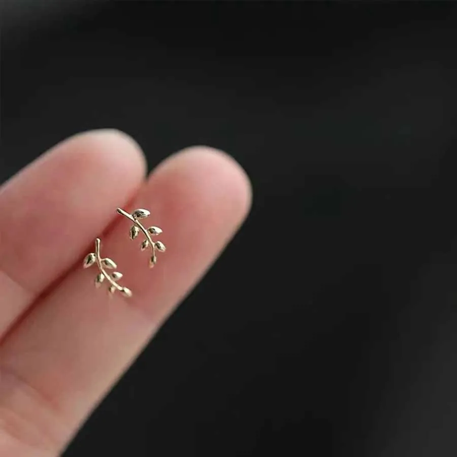 925 Silver Needle Silver Color Simple Xo Leaf Small Stud Earrings for Women Hypoallergenic Daily Wear Ear Girls Pierc Gifts