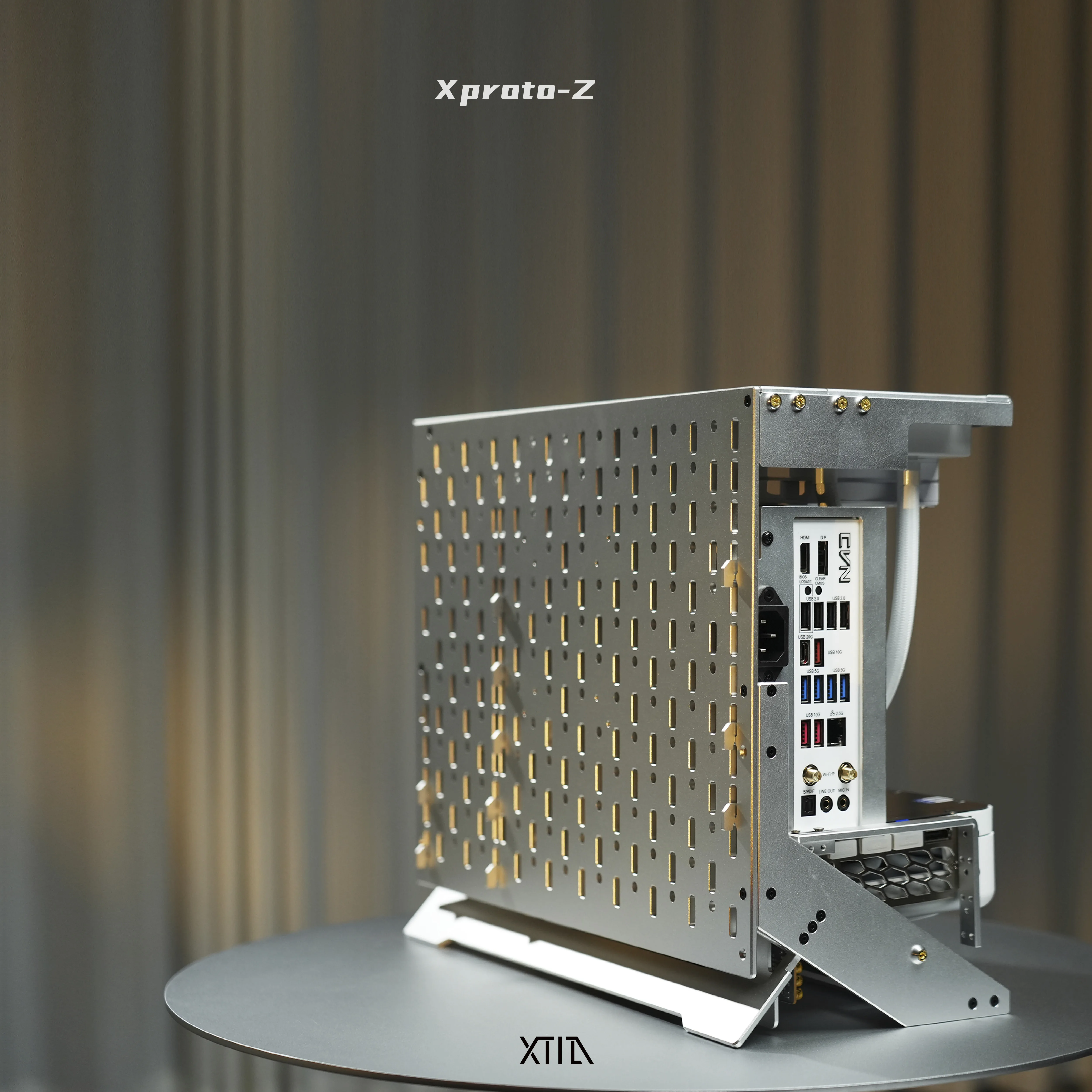 Картина 4: XTIA Xporot-Z MATX Open Frame