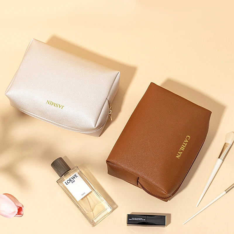 Travel Large Capacity Cosmetic Bag Engrave Name PU Leather Waterproof Woman Make Up Bag Custom Initials Wholsale Storage Bags