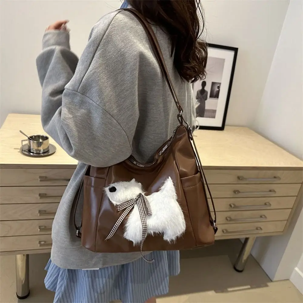 かわいいPUレザー女性用トートバッグ、無地ソフトな脇の下ポーチ、大容量プラッシュパピーカジュアルバックパック、旅行用