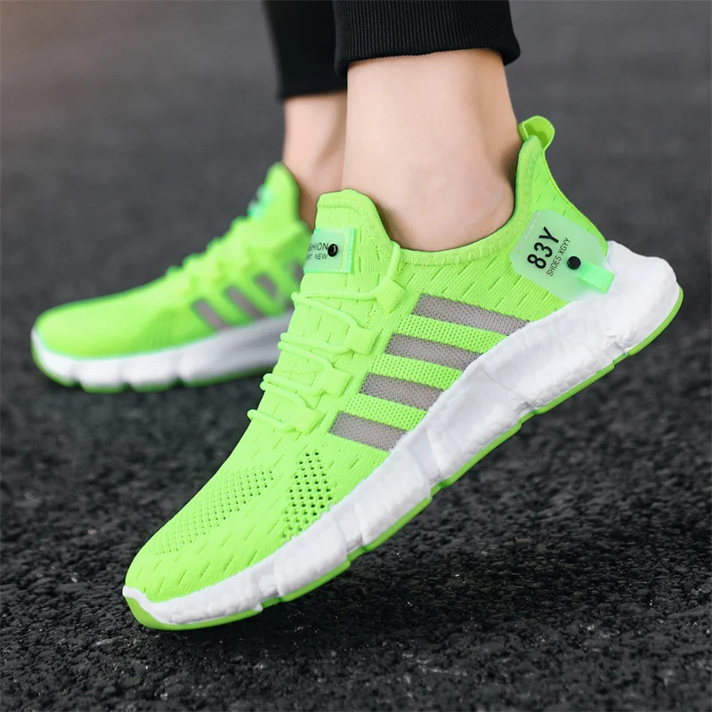 Men Light Running Shoes 2022 Summer Mesh Sneakers Breathable Outdoor Walking Sneakers Men Comfort Sport Shoes Plus size 39-46