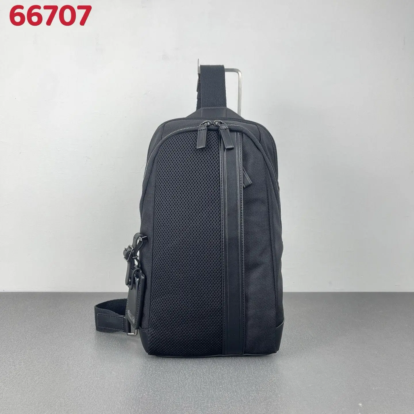 

Casual Nylon Chest Bag for Men, Breathable Mesh Back Sling Crossbody Shoulder Pack 66707