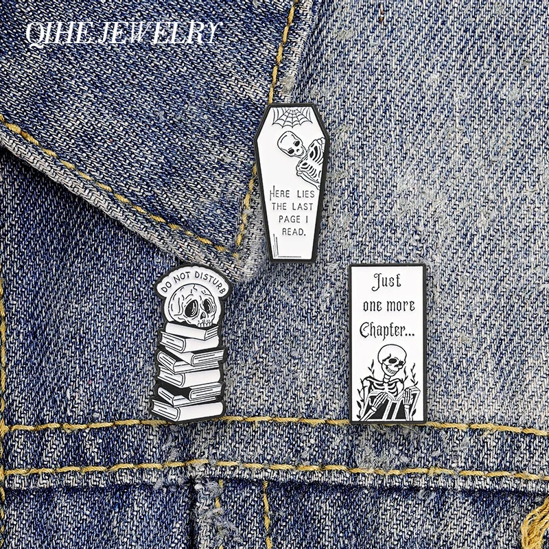 Skeleton Coffin Bookmark Badge Do Not Disturb Just One More Chapter Enamel Pin Goth Skeleton Bookmark Metal Brooch Jewelry Gifts
