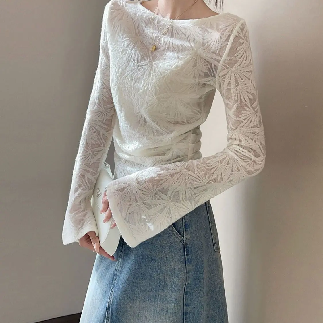 White Bell Sleeve Slim Fit T-shirt Spring New Chinese National Style Leaf Jacquard Waist Round Neck Long Sleeve Top