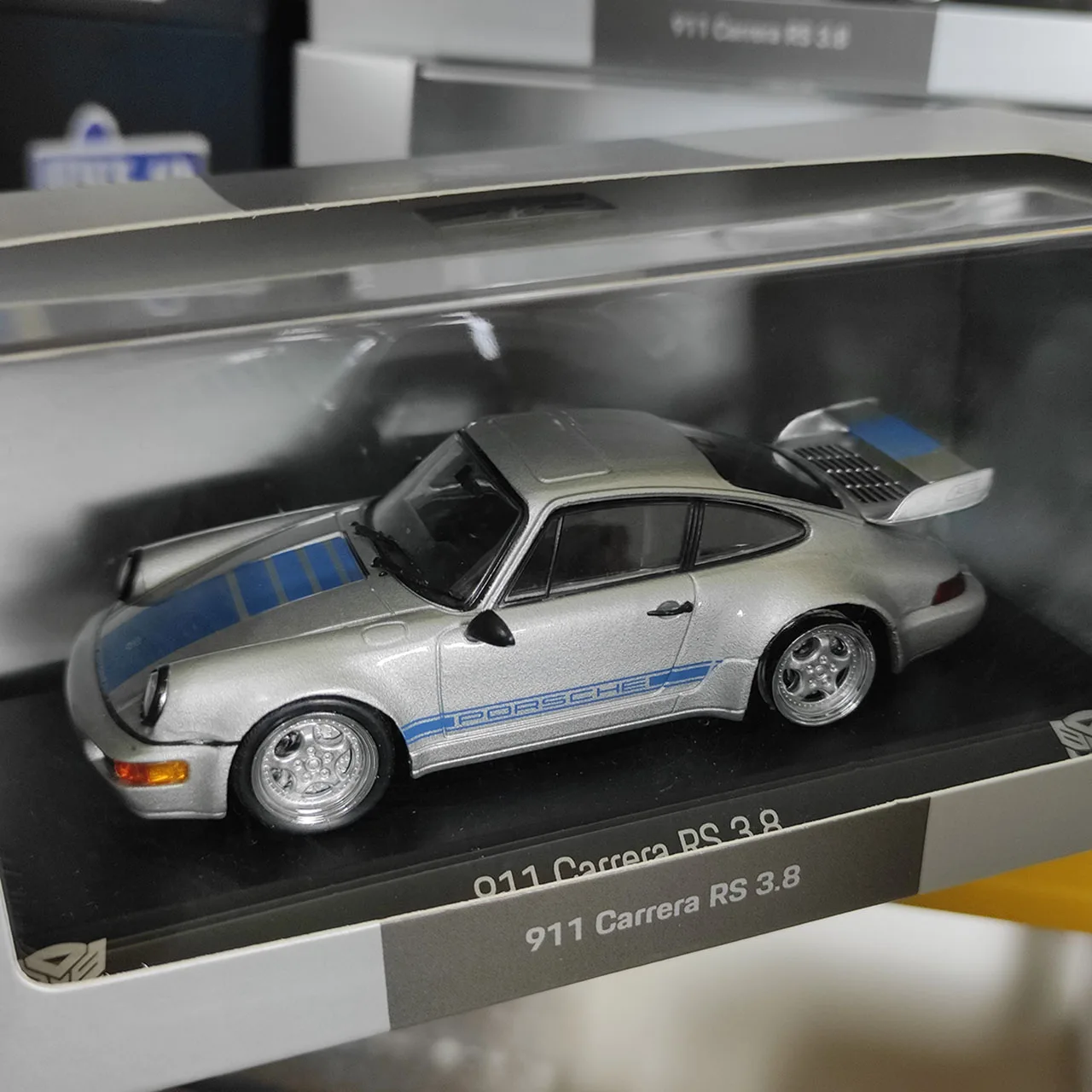 Diecast escala 1:43 PORSCHE 911 Carrera RS 3,8 coche en miniatura de aleación juguete coleccionable regalo adorno de exhibición de recuerdo
