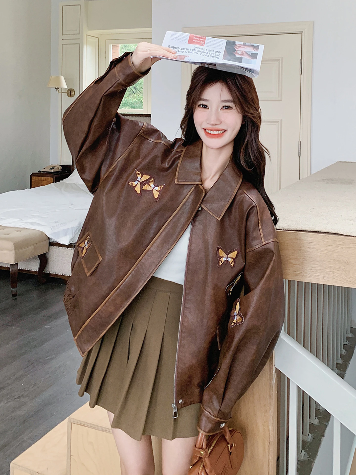 Jaet en cuir marron rétro pour femmes, nouvelle broderie douce et fraîche, sensation haut de gamme, manteau ort pour les déplacements, automne 2025