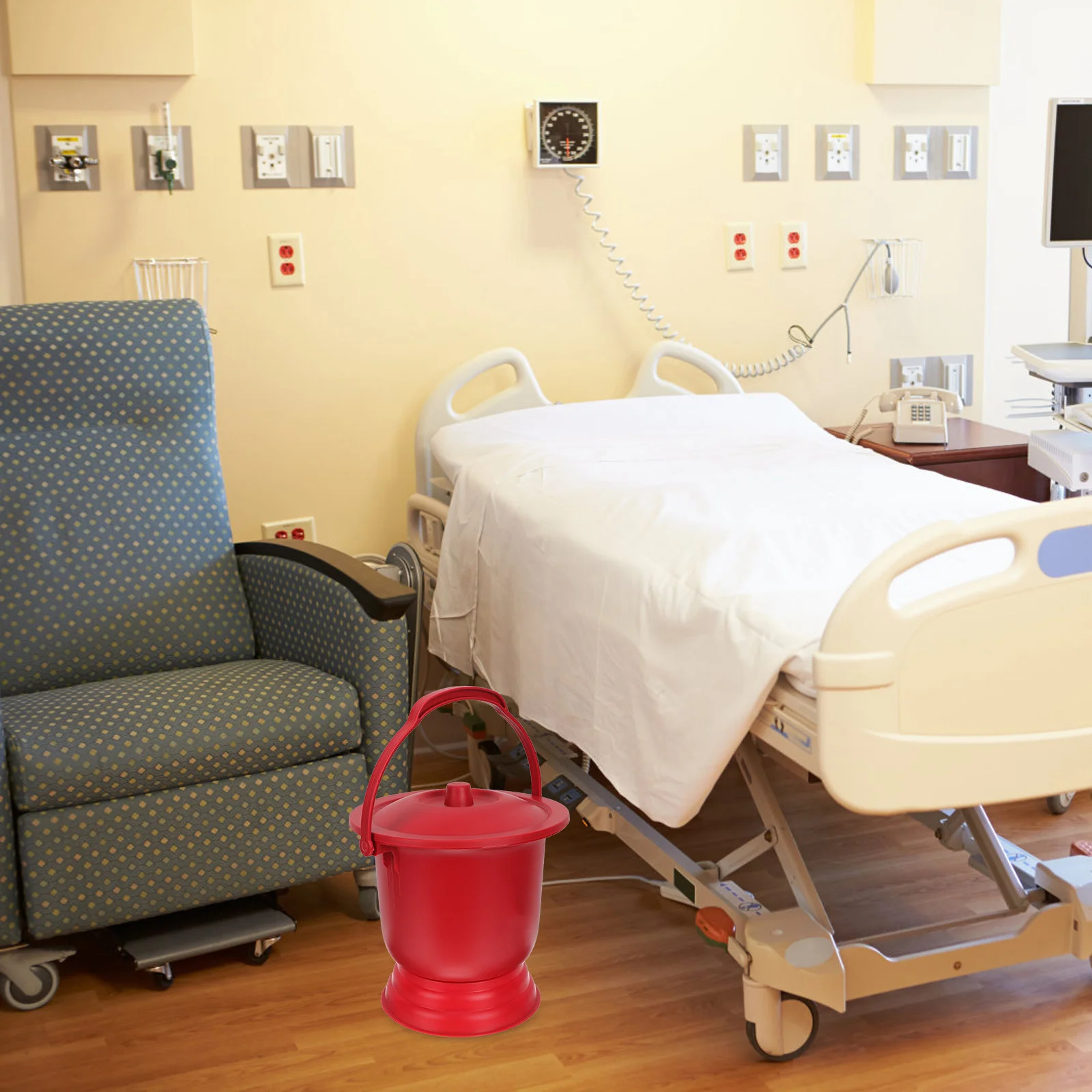 

High-Grade PP Spittoon Wedding Supply Portable Night Urine Pot Household Bedpan Stable Non-Slip Bottom Design Wedding Spittoon