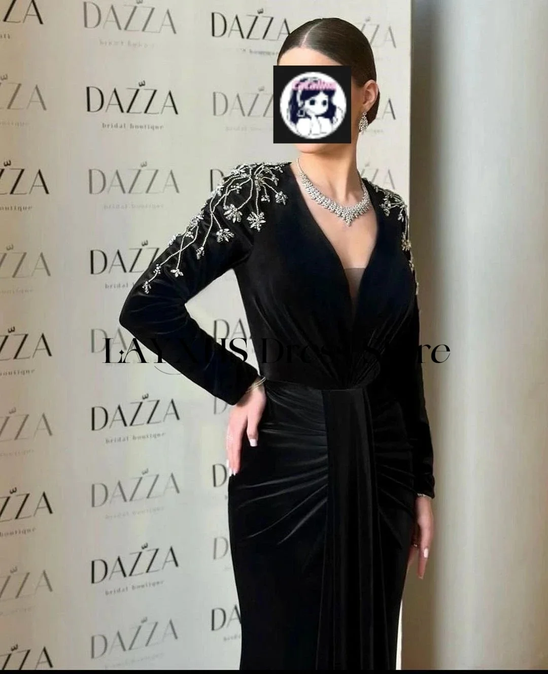 Eleganckie czarne suknie wieczorowe z dekoltem w serek, aplikacjami, koralikami, długimi rękawami i krojem syreny, suknie balowe szyte na miarę فساتين سهرة