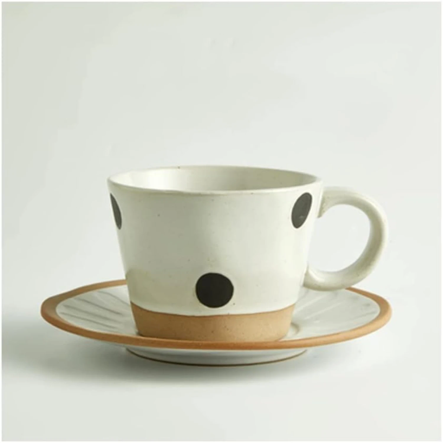 Serve Japanese afternoon tea and breakfast in style with this chic and elegant Geel Bianco ceramic café desk mug set. Featuring