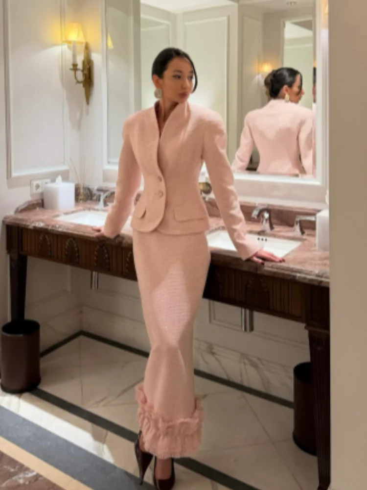 

Женский элегантный комплект: розовая куртка с изогнутым воротником и юбка миди с оборками, однотонные пуговицы в форме сердца, весенний новый шикарный костюм