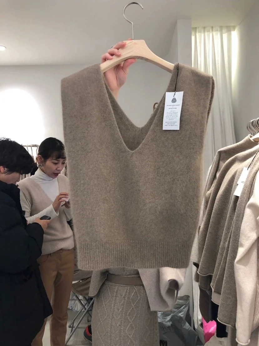 

Knitted Woolen Vest Women's V-ne Svel ort Size Large Autumn Winter Loose Inner Wear Base Layer Pure Color Commute S...