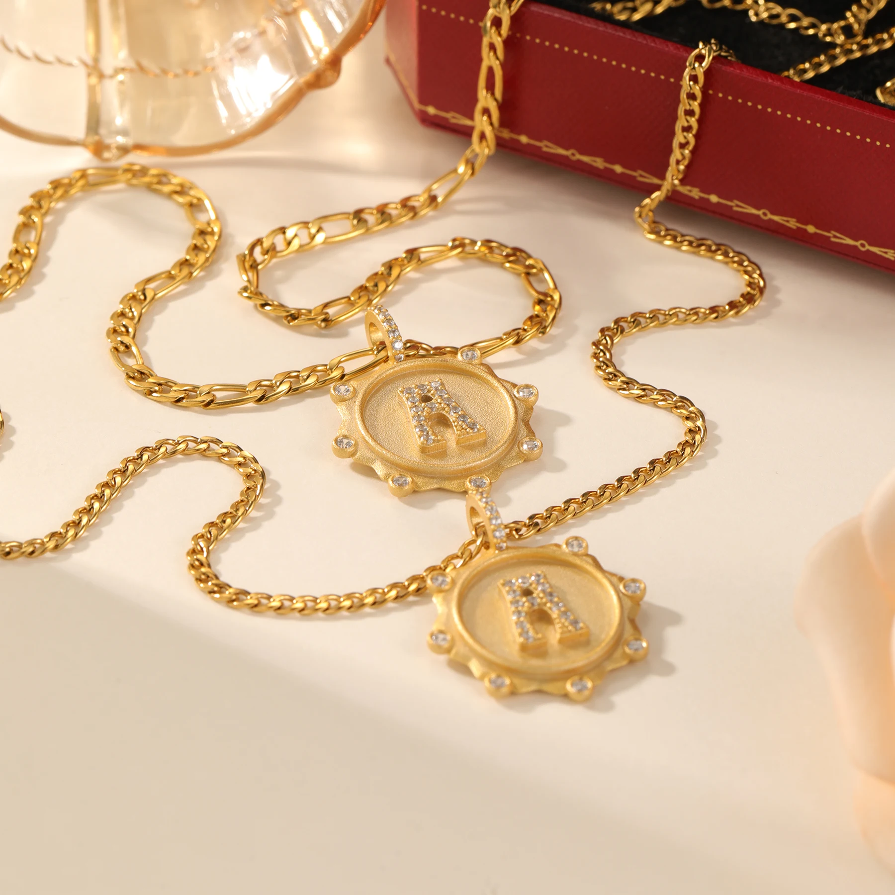 

Ожерелье с монетой алфавита на заказ, 3D первоначальное ожерелье, начальные подвески, персонализированные ювелирные изделия, роскошные подарки на день Святого Валентина, подвески