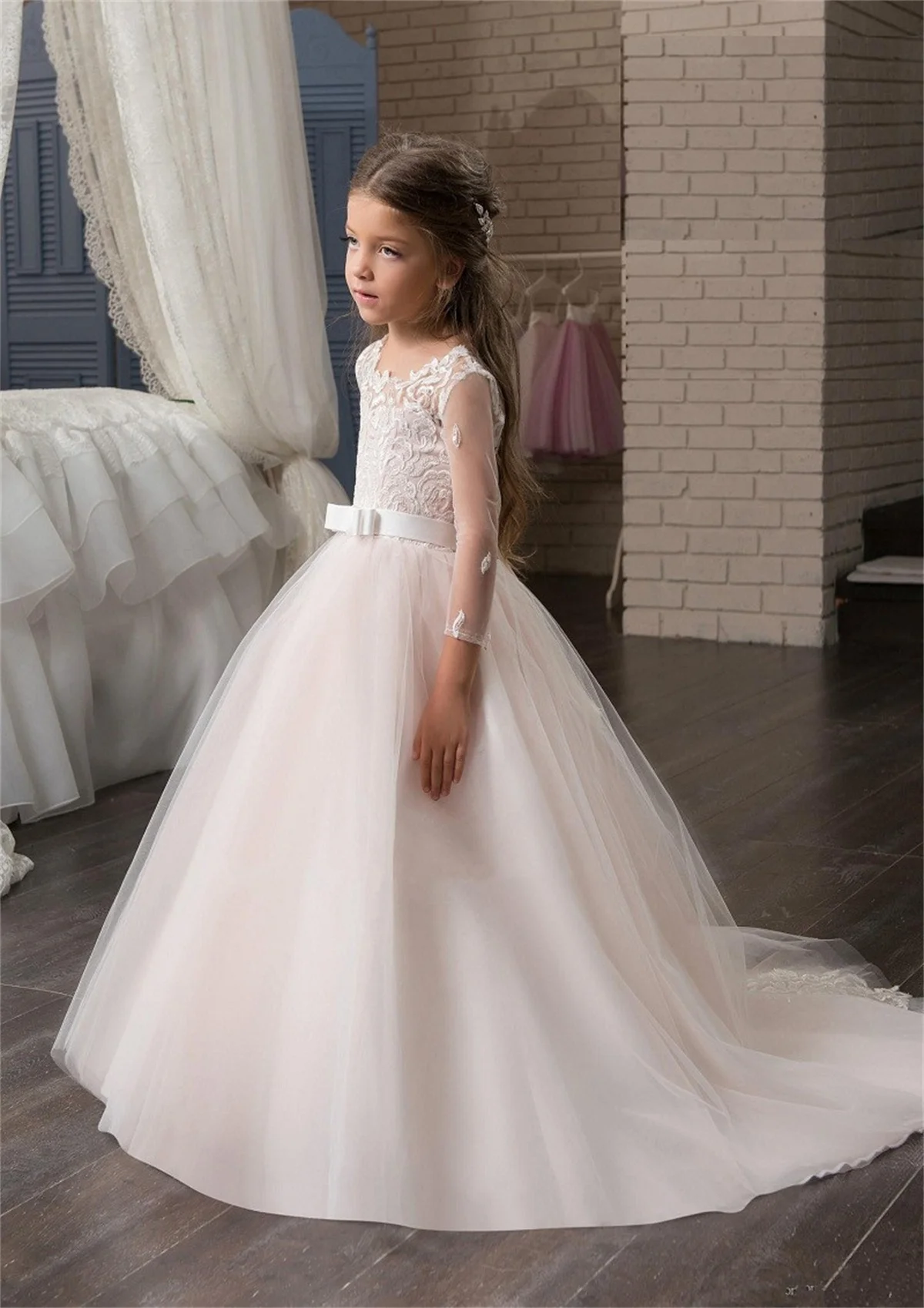 

Flower Girl Dress Light Pink Fluffy Tulle Lace Applique For Wedding Child First Communion Eucharistic Birthday Party Ball Gowns