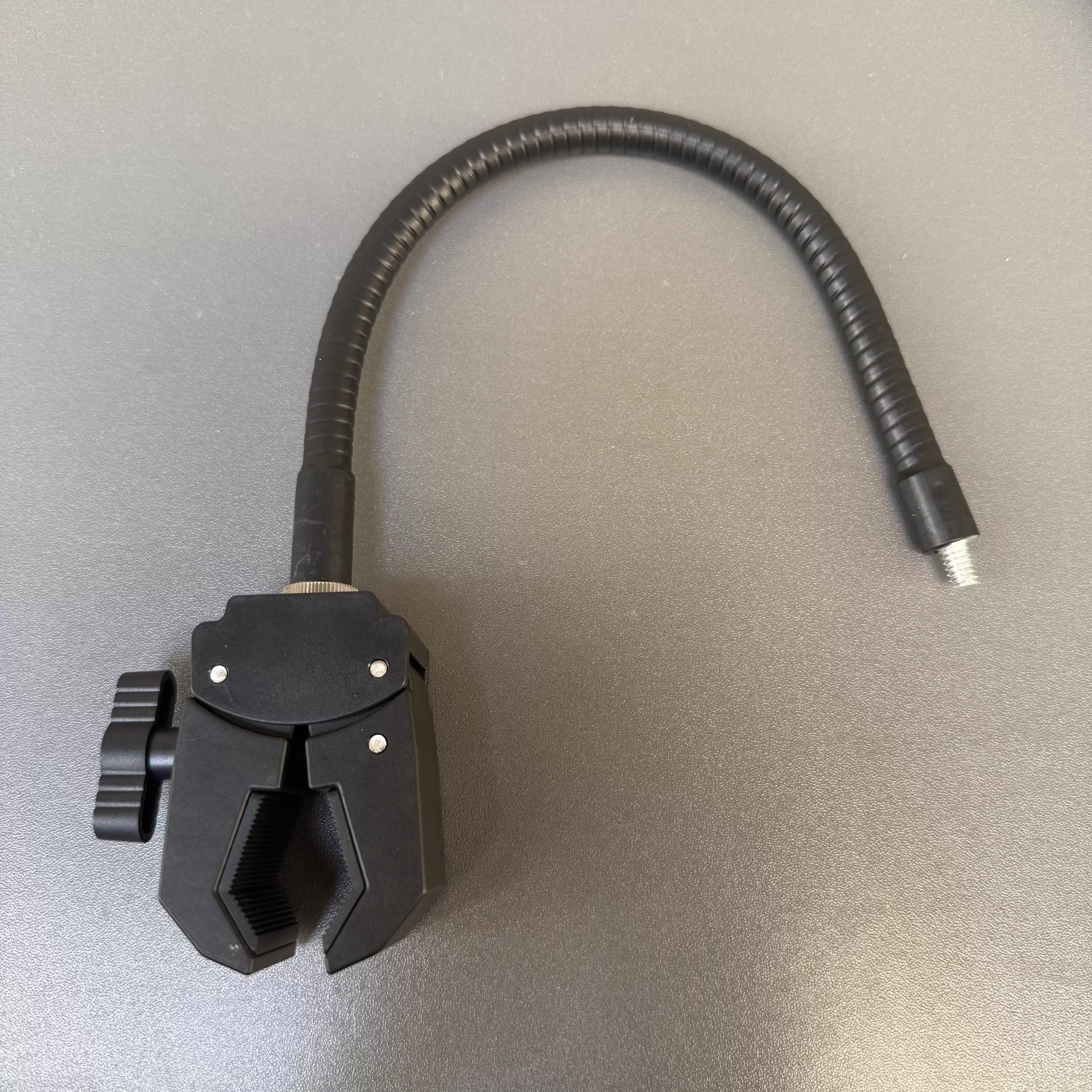 

Универсальный большой кронштейн для камеры с поворотом на 360 градусов, с гибким металлическим шлангом и адаптером для штатива, подходит для уличных телефонных будок.