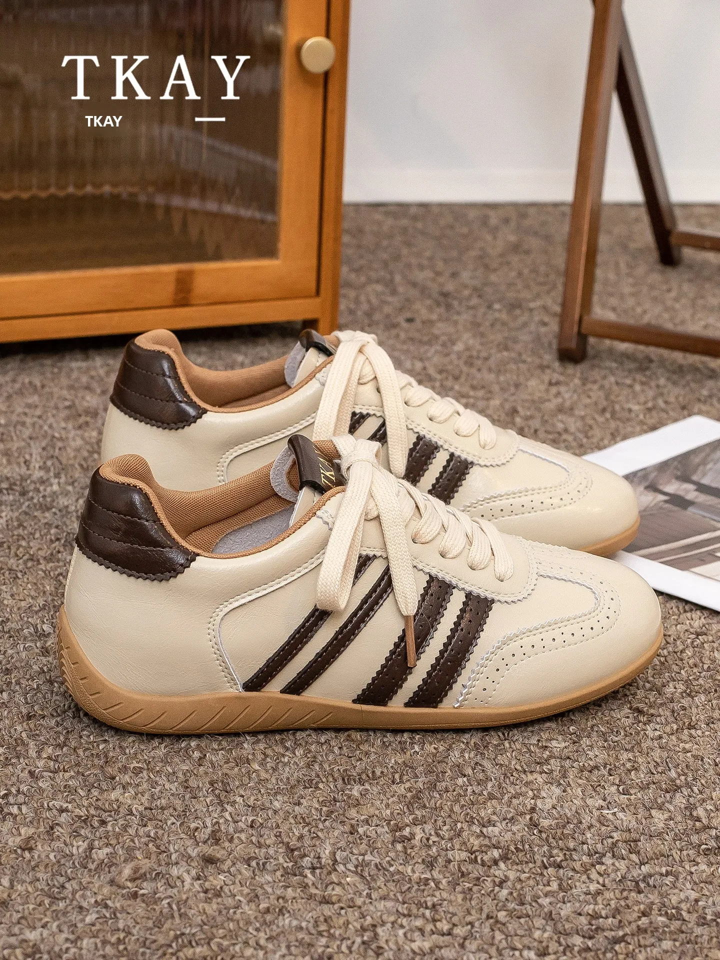soft-bottom-retro-ballet-casual-shoes-for-women-new-autumn-style-versatile-leisure-dequn-footwear-fashionable-flat-heels