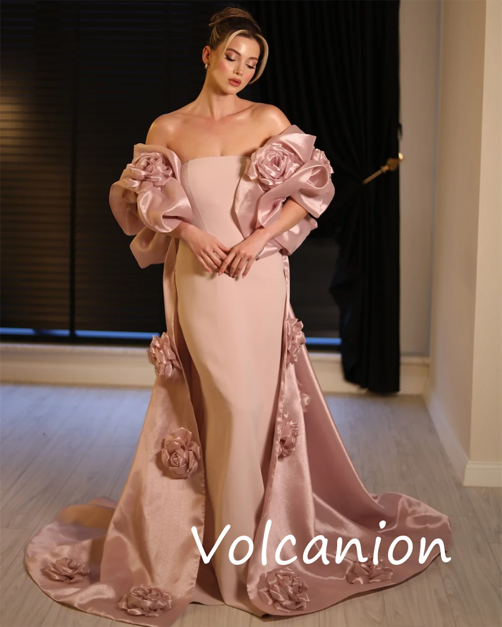 تخصيص رائعة زهرة Charmeuse الطية مستقيم خارج على الكتف فساتين طويلة مخصصة مناسبة الرجعية