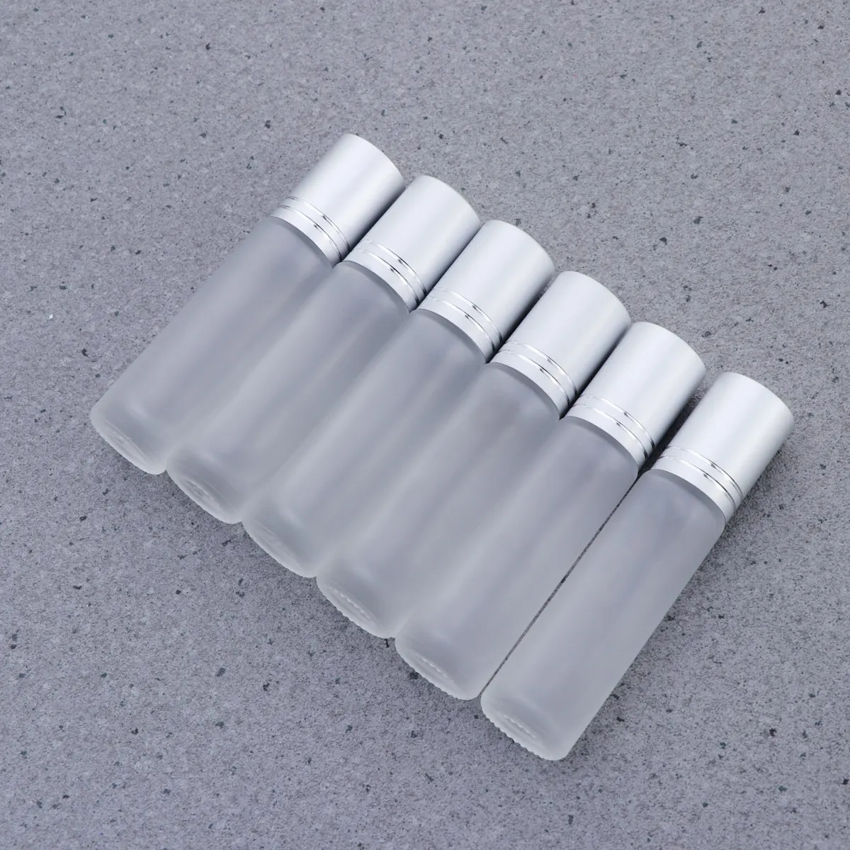 

Набор из 6 флаконов-роллеров для эфирных масел: белые, из толстого матового стекла, с металлическим шариком, для ароматерапии, парфюмерии, бальзама для губ