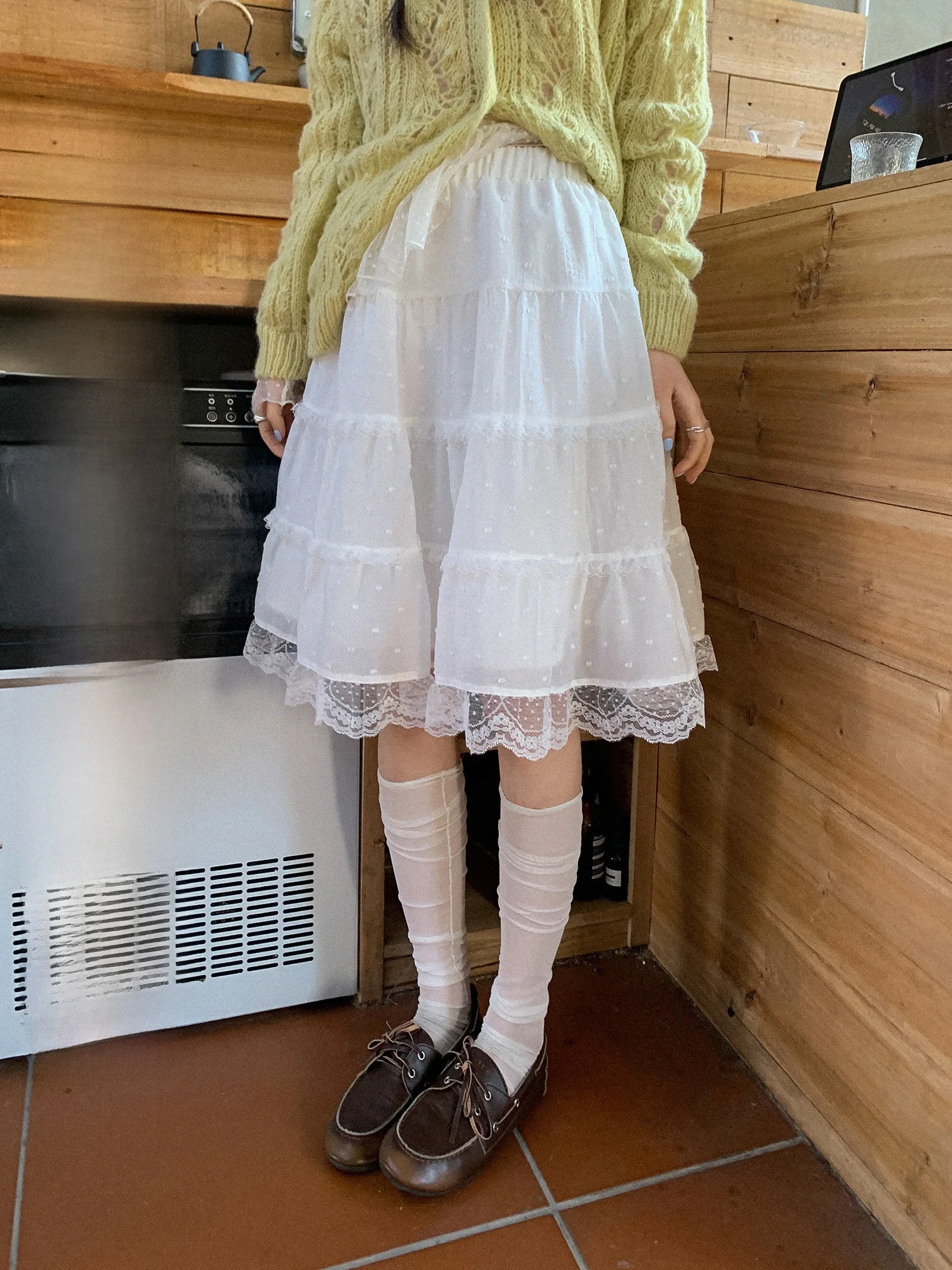 

Белая кружевная юбка миди с вставками, женская, весна 2026, новая корейская модель, дизайнерская, средней длины, с низкой талией, пышная, А-силуэт