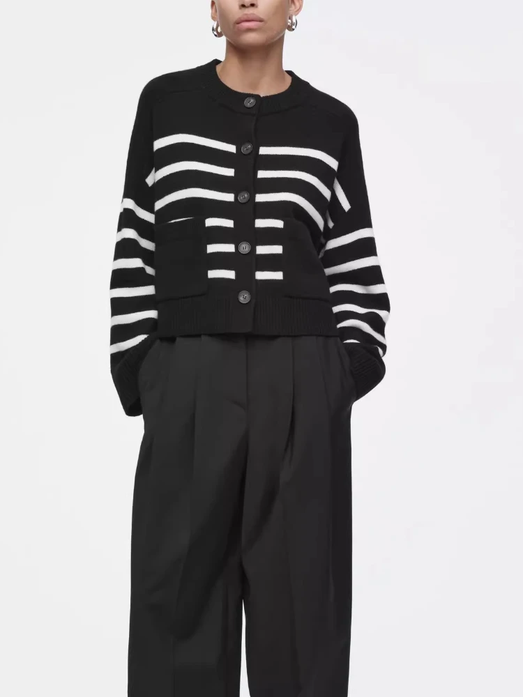 

Black Stripe Knitted Cardigan Round Neck Single Breasted Fashion 2025 Autumn New Leisure Loose Sweater with Pocket