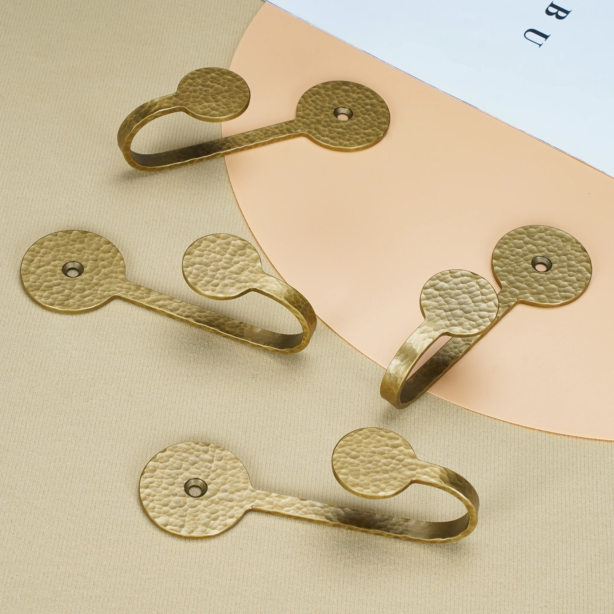 Antique Wall Mounted Clothes H - đánh giá và giá Antique Brass Hook