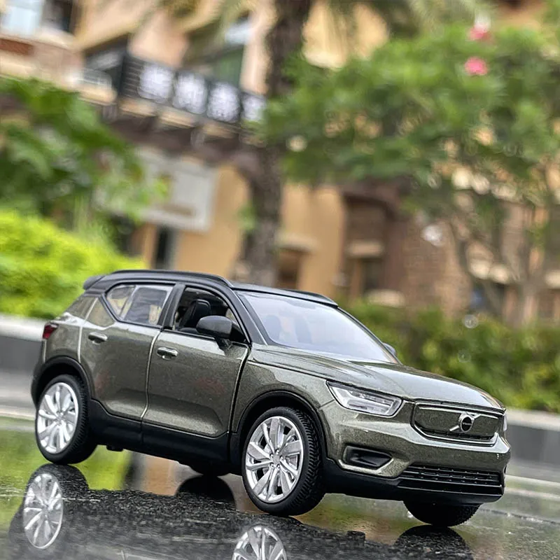1:32 VOLVO XC40 Alloy Car Model Diecast Metal New Energy Vehicles Metal Car Model Simulation Sound and Light Childrens Toys Gift view 3