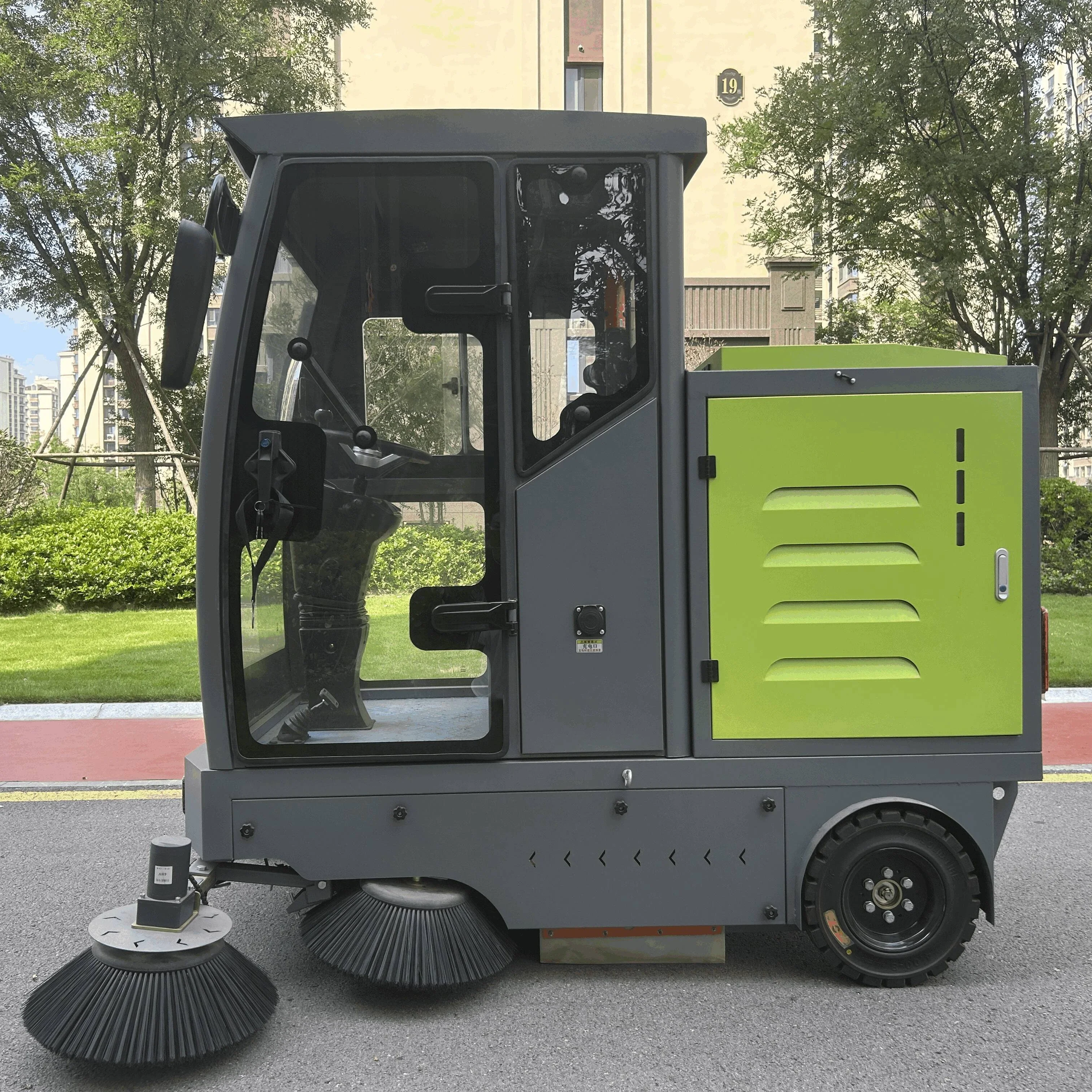 2026 Industrial 48V Ride-On Electric Floor Sweeper New Condition Street Road Side Brush Core Battery Components Sweepers