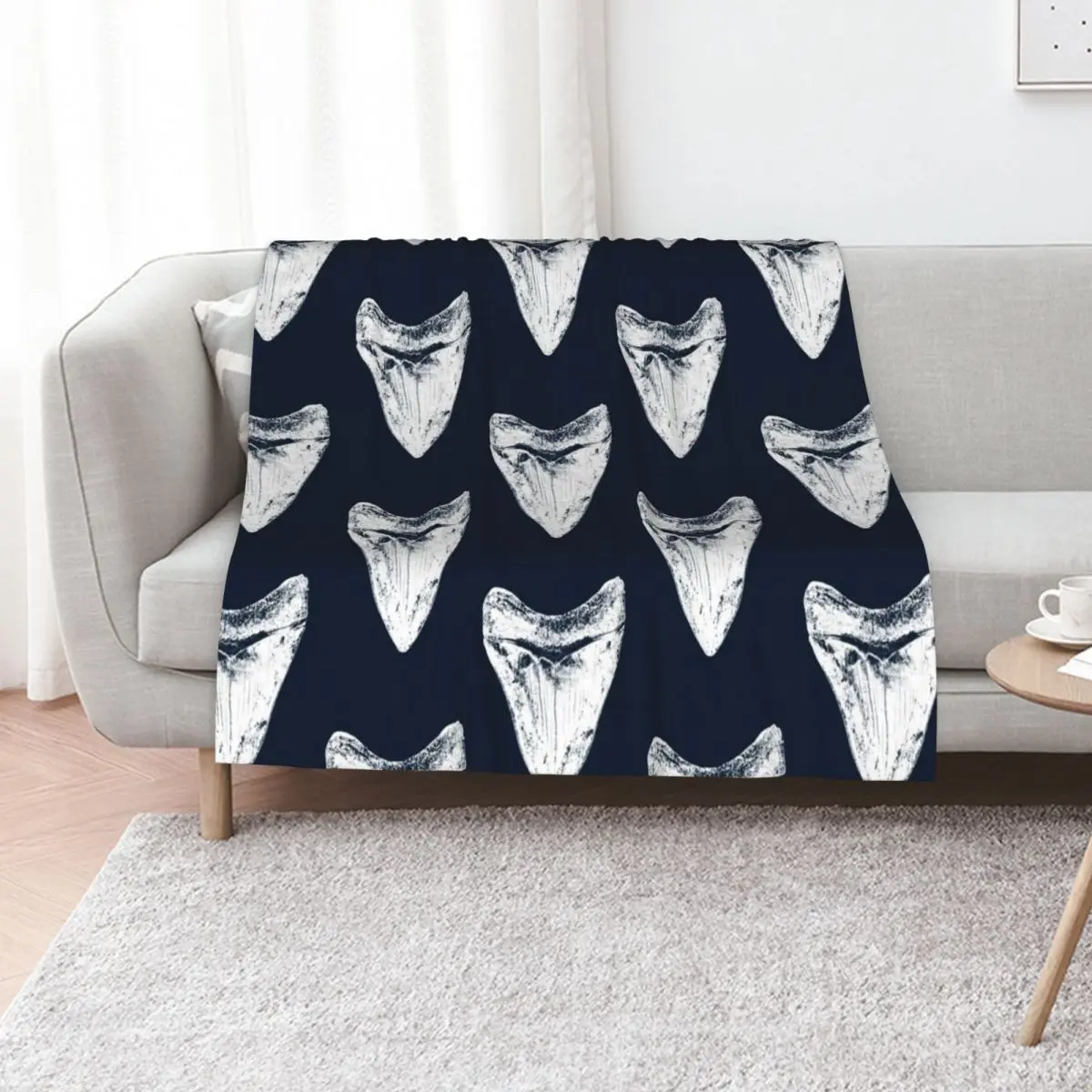 Megalodon Shark Tooth Throw Blanket Extra Large Throw Beach Quilt Luxury Designer Baby Retros Blankets